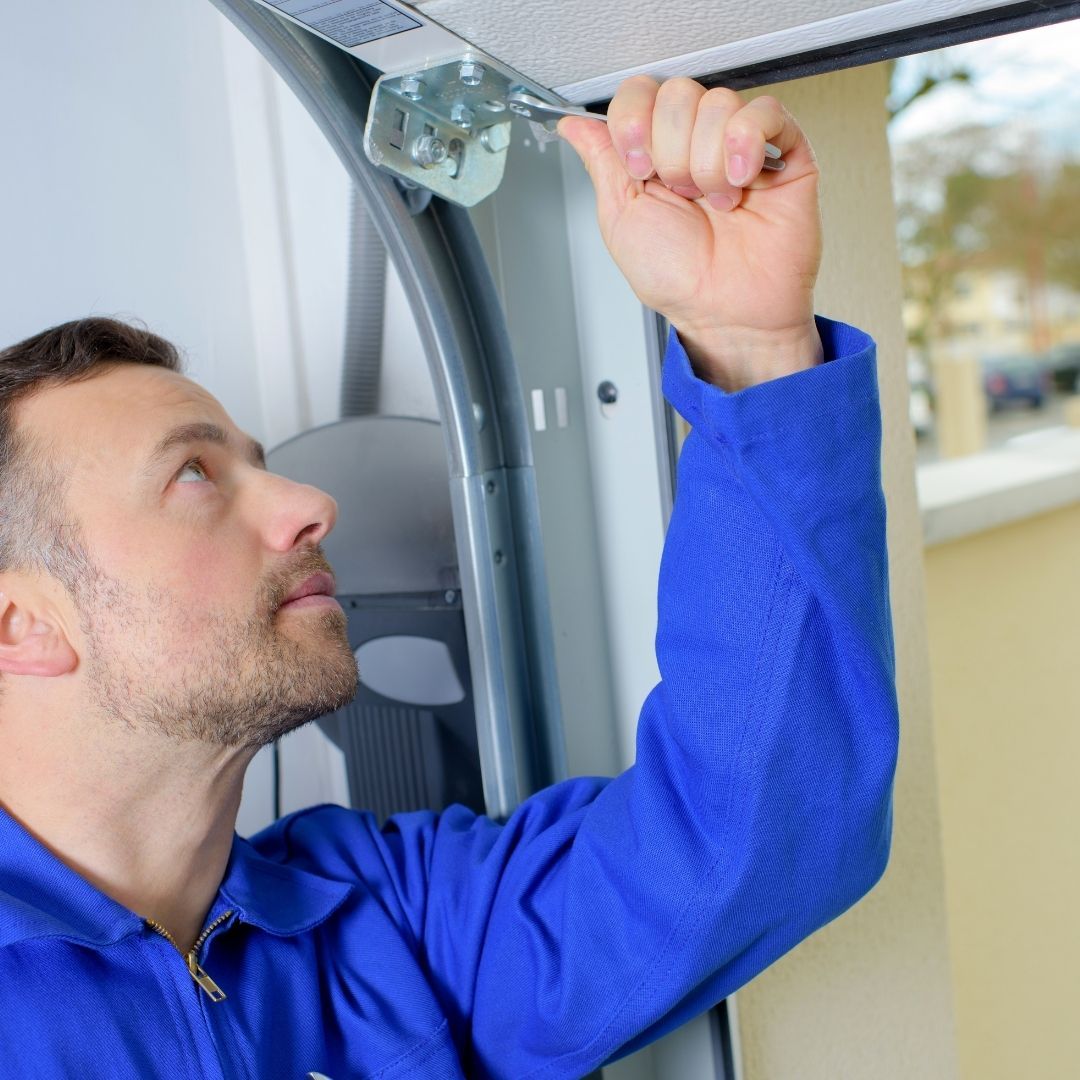 Why Leave Garage Door Repair to the Professionals (3).jpg