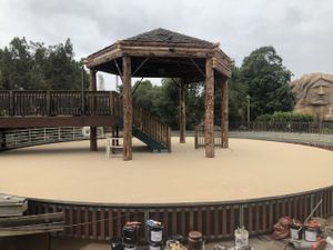 LD2000-waterproofing-system-life-deck-theme-parks-Aliphatic-Urethane-top-coat-scaled.jpg