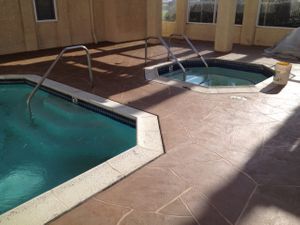Pool-Deck-Life-Deck-MC-system-flagstone-overlay-20-series-stain-decorative-scaled (1).jpg