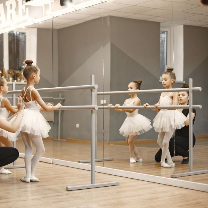 M39013 - Blog - What Every Beginner Should Know About Ballet Classes-2.jpg