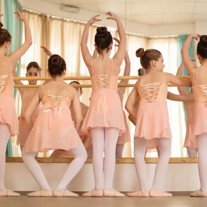M39013 - Blog - What Every Beginner Should Know About Ballet Classes-1.jpg