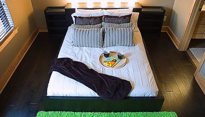 10-909-Bedroom-5ef4dc7abd60e-1381x790.jpg