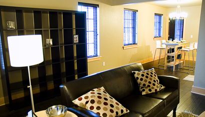 7-909-LR-DR-5ef4dc6d1d3d3-1381x790.jpg