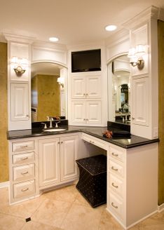Holbrook-5-VanityCorner-5d48a4a44a7d9.jpg