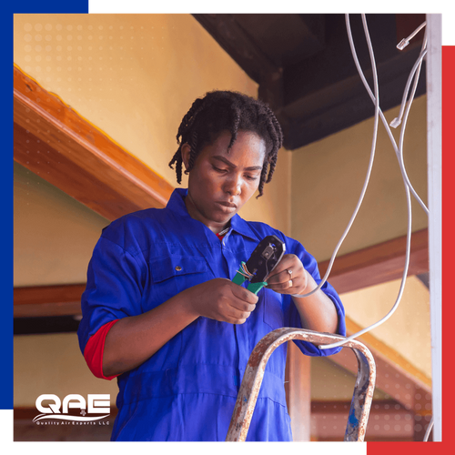 electrcian cutting a wire