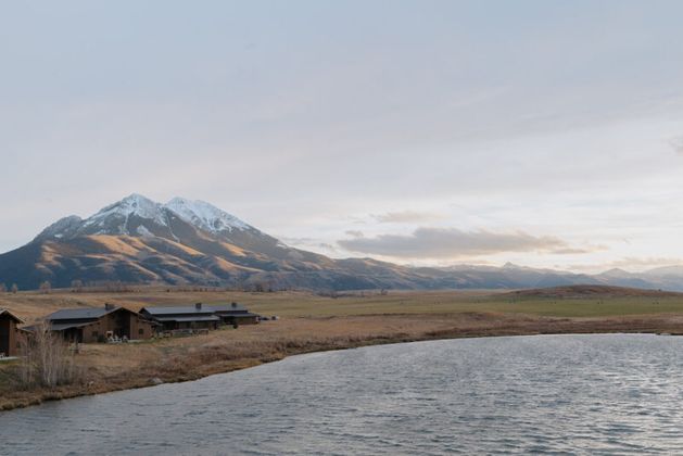 Sage-Lodge-Wedding-in-Pray-Montana-003_websize-1-800x534.jpg