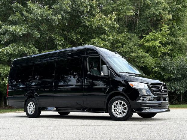 Lone Mountian limo sprinter 14 passngers van.jpg