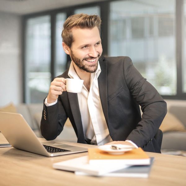 well groomed man wearing suit in meeting well groomed man wearing suit in meeting