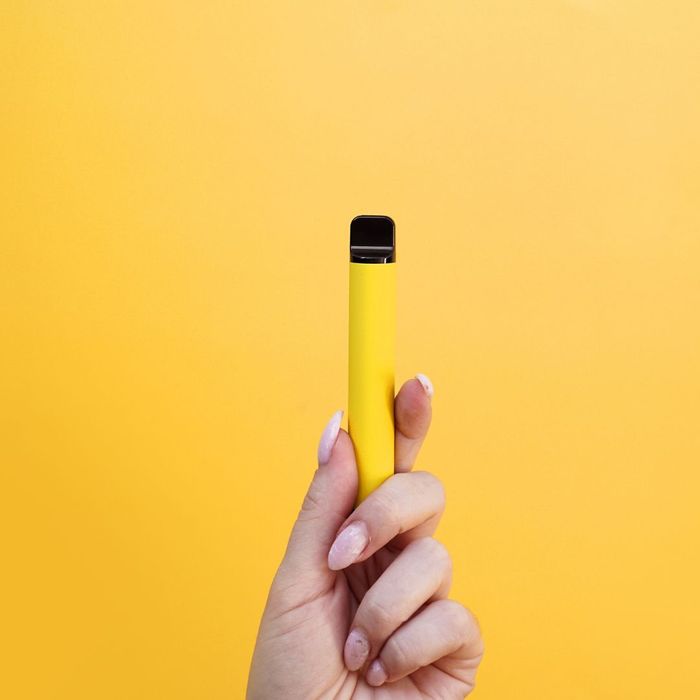 yellow disposable vape pen