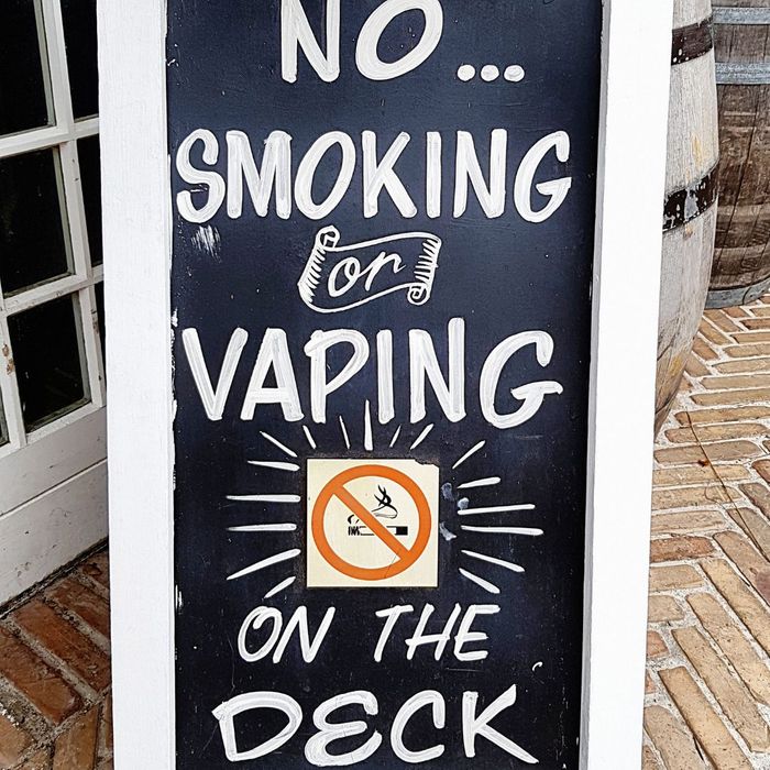 no vaping sign