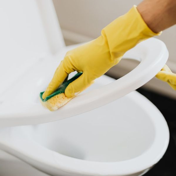 deep cleaning a toilet