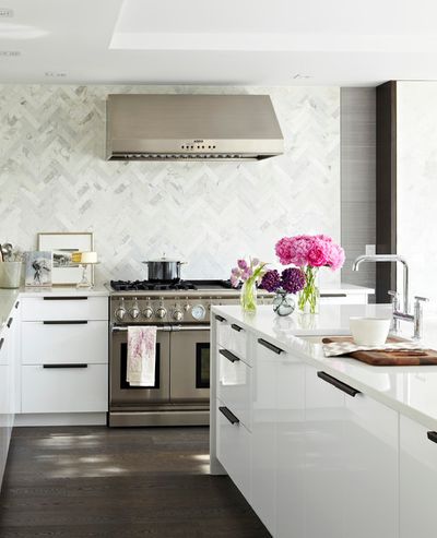 modern-white-kitchen-croma-design-inc-img~b9c196f70f85d770_8-1002-1-8d41176.jpg