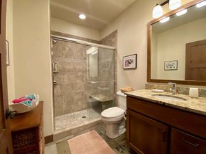 Bathroom 4.jpg