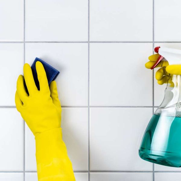 cleaning grout and tiles