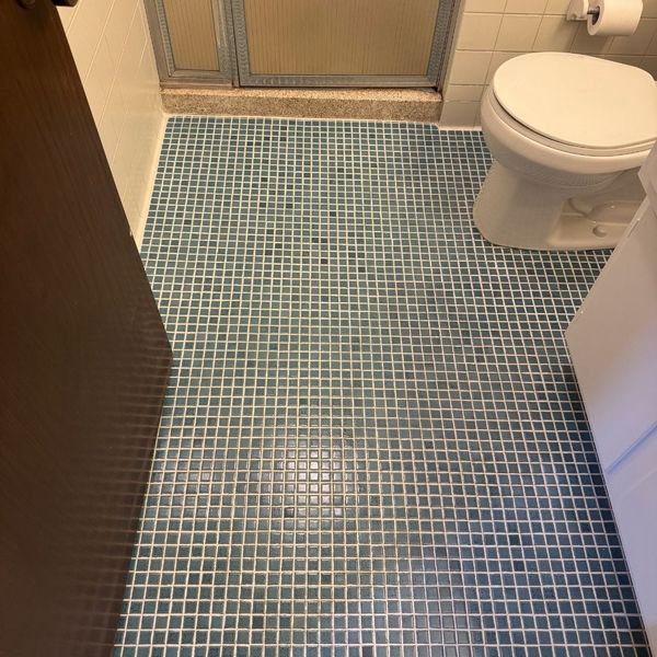 bathroom tile grout color sealing