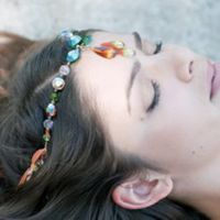88_emilylying-400x284-170103-586bd82ce28c3-250x250.jpg