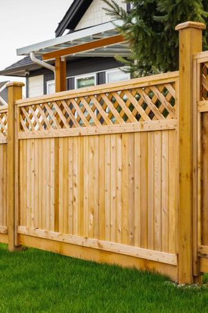 Wood-Fence-with-Lattice-Top-2x3-1.jpg