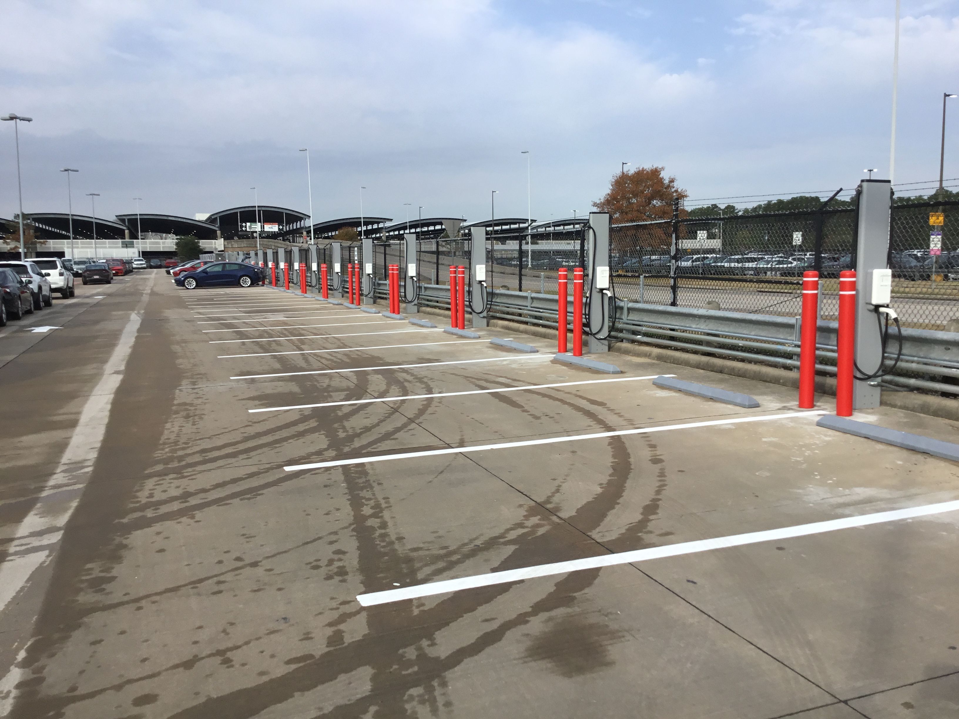 AVIS EV CHARGER (4).JPG