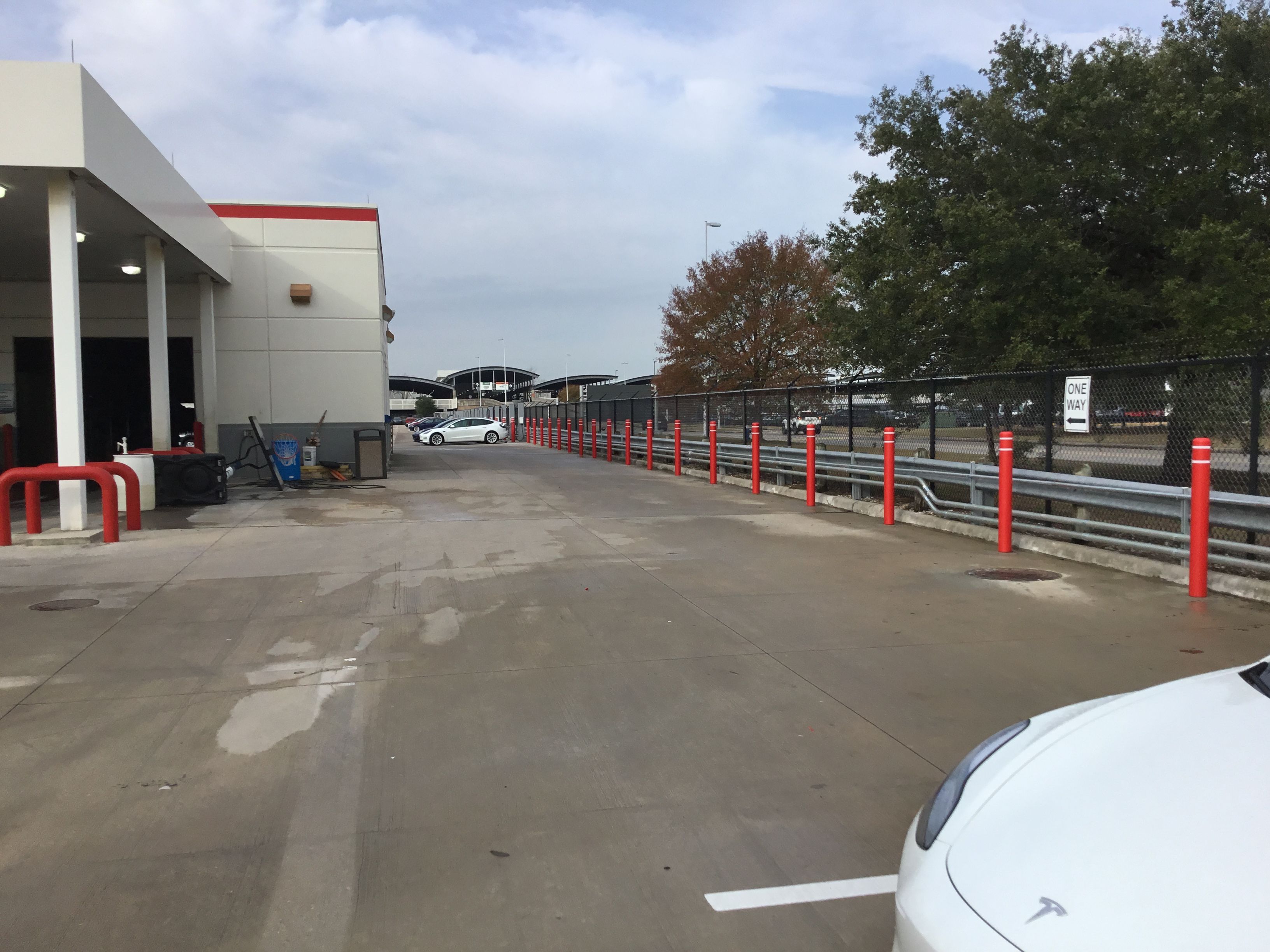 AVIS EV CHARGER (3).JPG