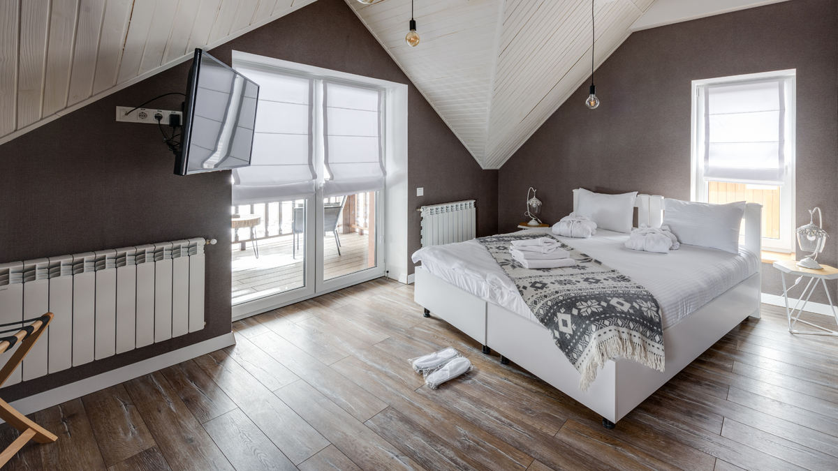 Why Professional AirBnB Cleaning is Non-Negotiable - Hero.png