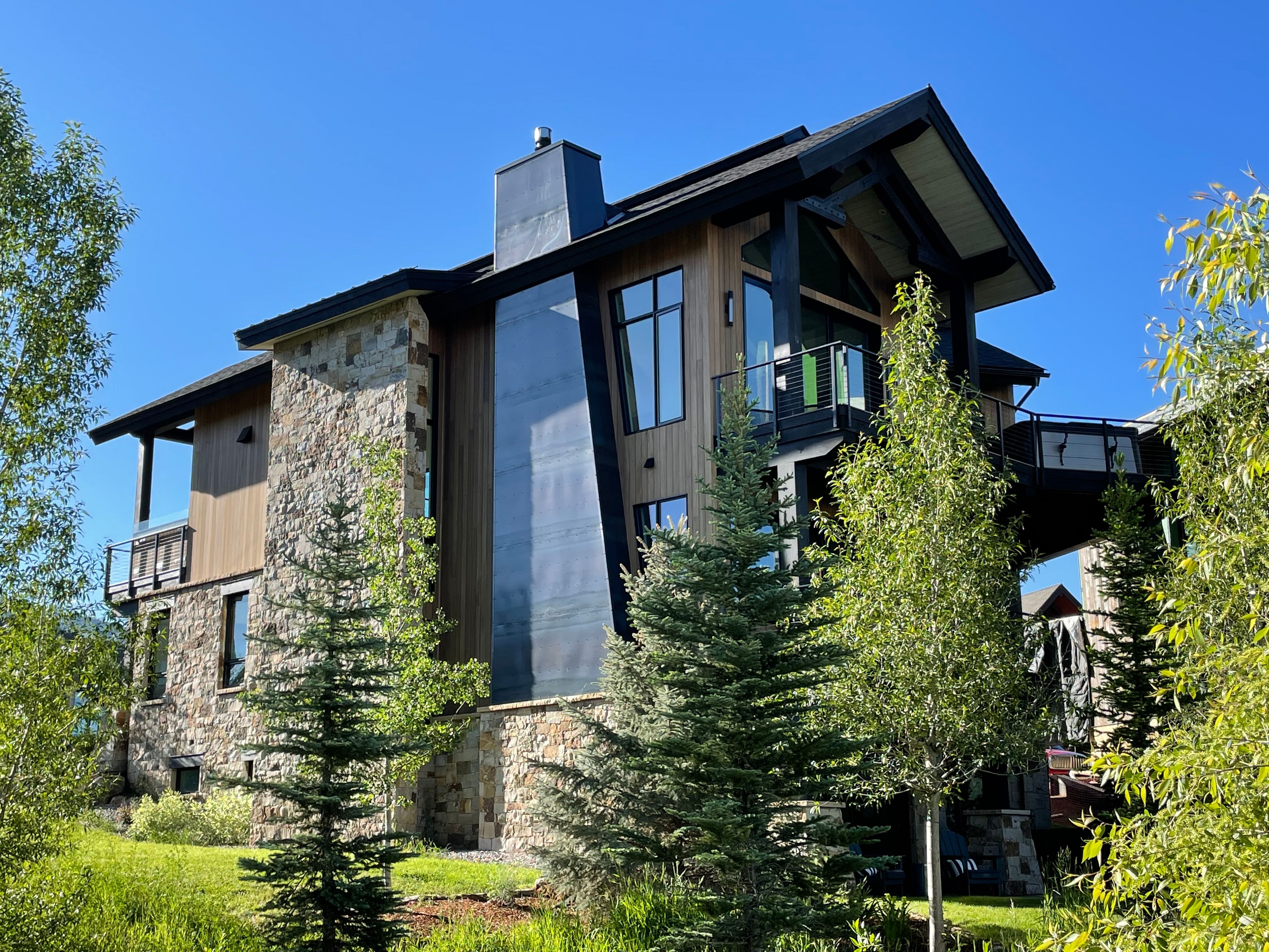 Mountain Contemporary Exterior