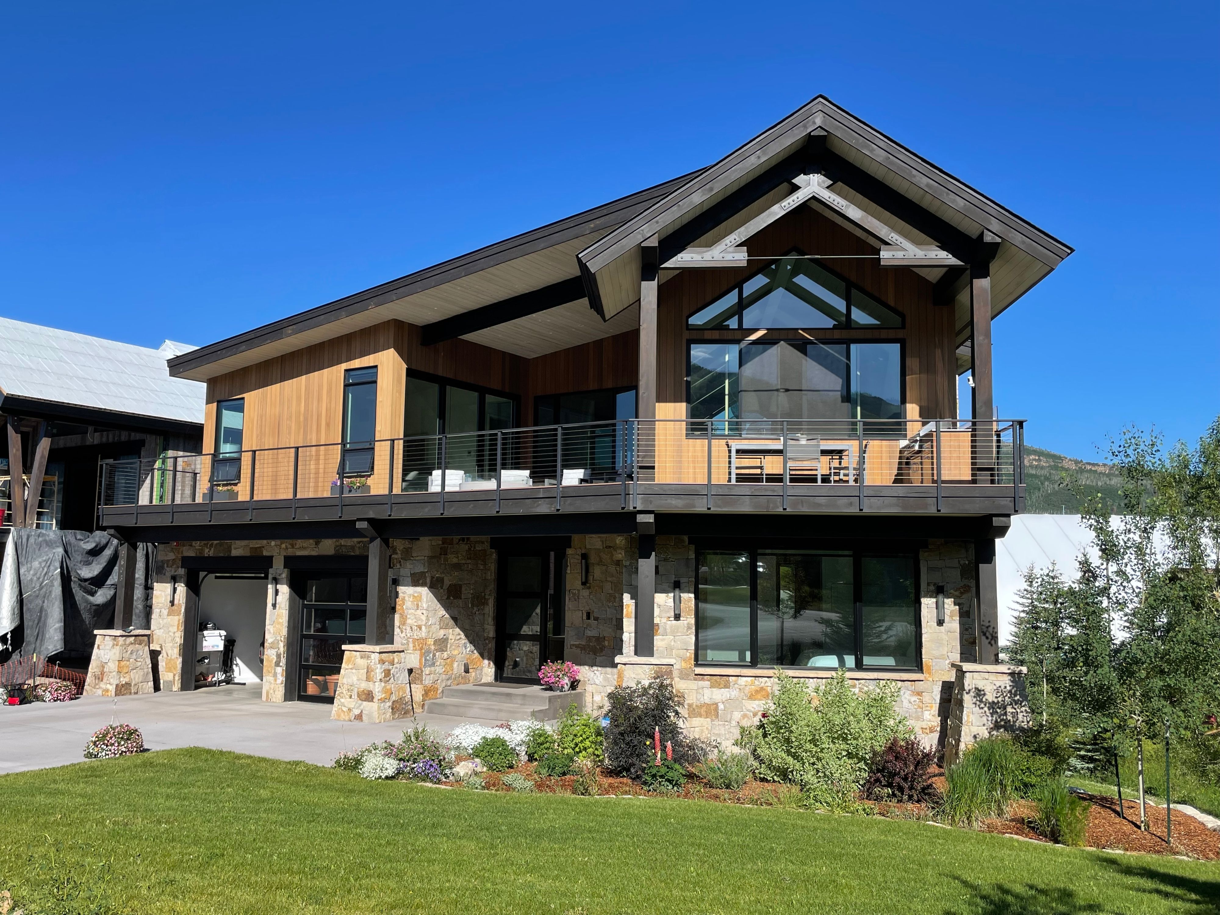 Mountain Contemporary Exterior