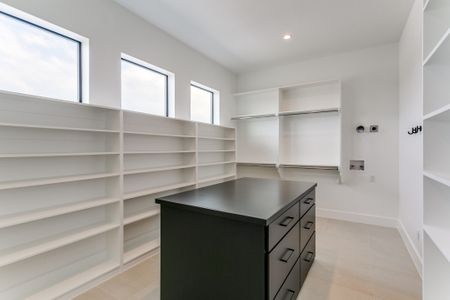 Master Closet.jpg