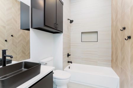 Secondary Bath 2.jpg