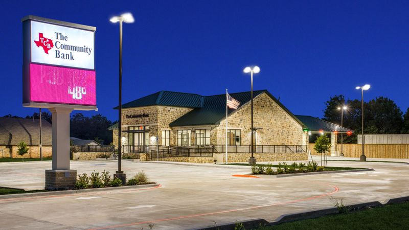 Four Tips for Staying on Track Through Your Commercial Building Project - HERO.jpg
