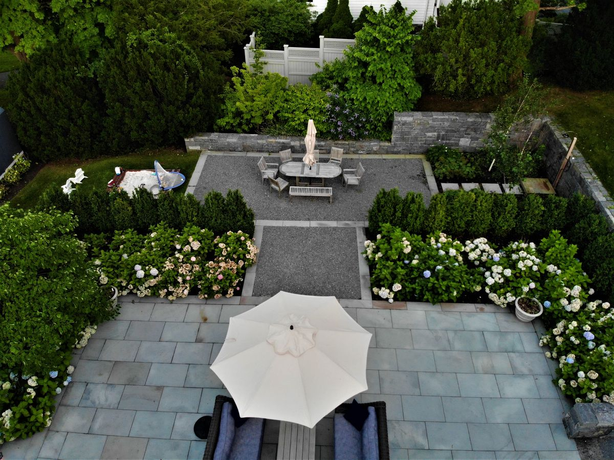 house into back patio .jpg