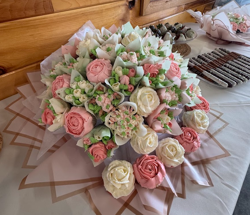 Large Cupcake Bouquet.PNG