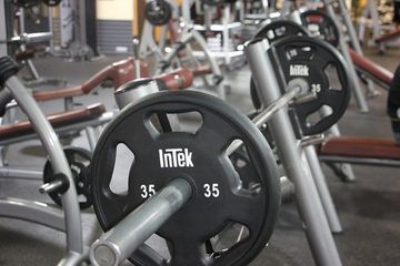 weight set in gym