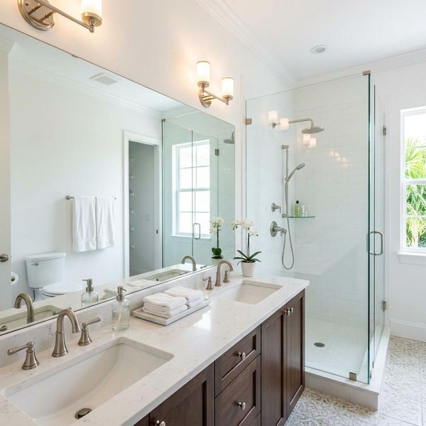 clean bathroom 