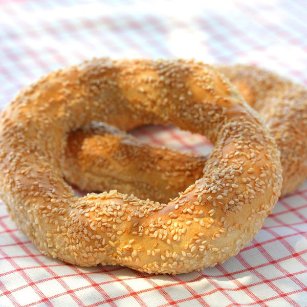An image of round sesame bread.