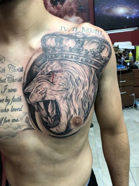 Lion Crown Tattoo | James | Twisted Tattoo 
