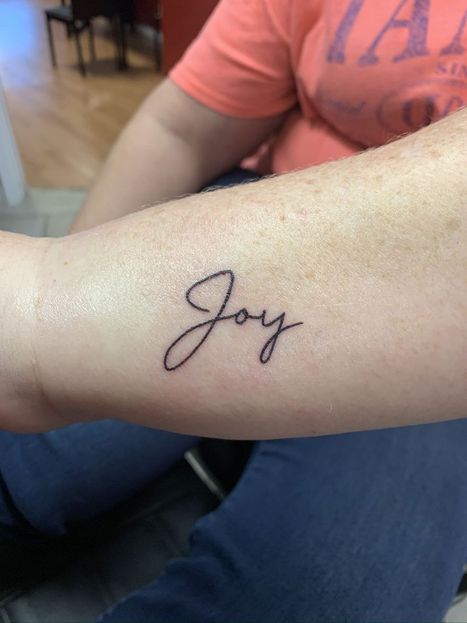 Lettering Joy Tattoo | Denise | Twisted Tattoo