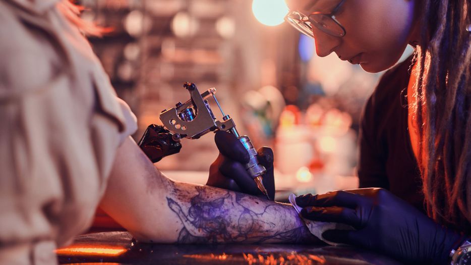 How to Become a Tattoo Artist Hero.jpg