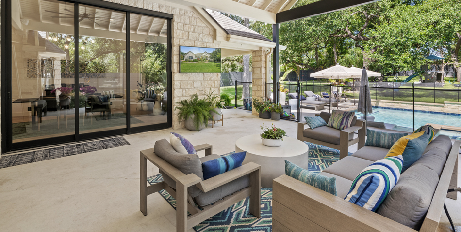 Outdoor patio with furniture
